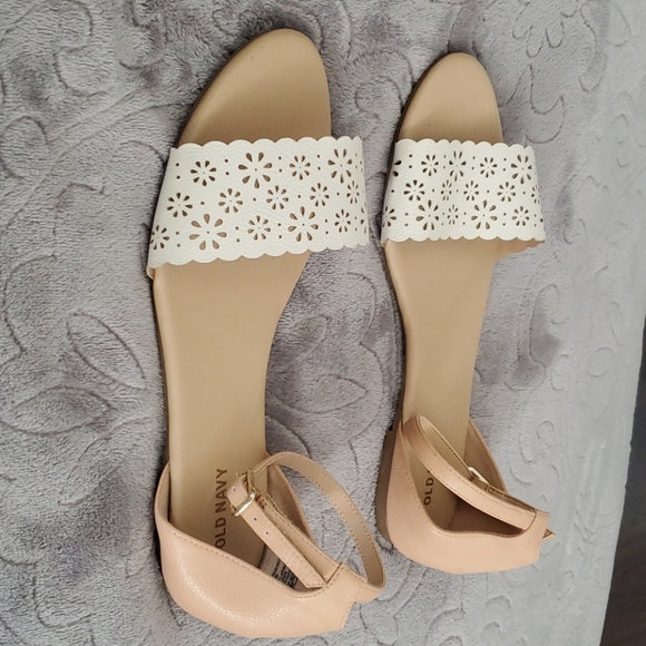 Old navy flats - Picture 3 of 6